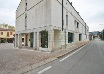 esterno - Locale Commerciale Piazza Regaù 1, Zermeghedo - foto 6