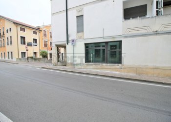 esterno - Locale Commerciale Piazza Regaù 1, Zermeghedo - foto 7