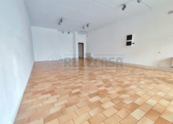 negozio - locale principale - Locale Commerciale Via de Gasperi, Altavilla Vicentina - foto 5