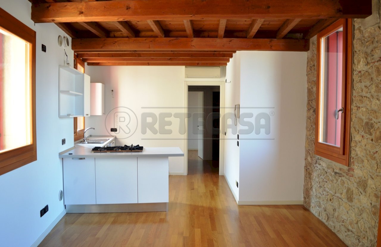 DSC_0566.JPG - Appartamento corso matteotti  52, Montecchio Maggiore - foto 1