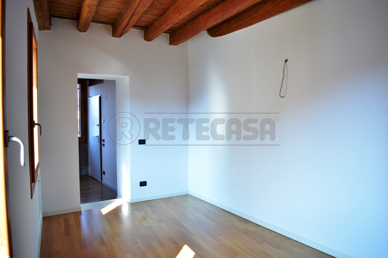 DSC_0555.JPG - Appartamento corso matteotti  52, Montecchio Maggiore - foto 2