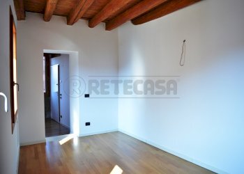 DSC_0555.JPG - Appartamento corso matteotti  52, Montecchio Maggiore - foto 2