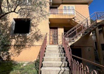 ESTERNO - Villa Via Salita Santissima Trinità 36, Montecchio Maggiore - foto 1