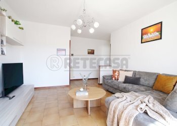 soggiorno - Appartamento via 4 novembre 38, Cornedo Vicentino - foto 2