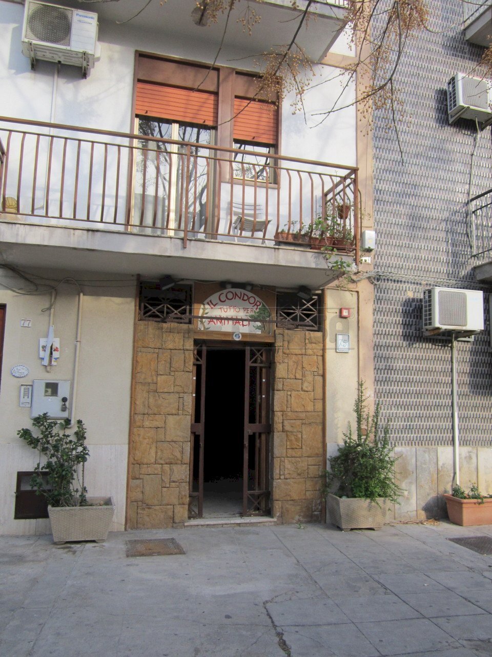 IMG_0066.JPG - Locale Commerciale via carbone 75, Palermo - foto 1