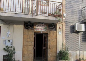 IMG_0066.JPG - Commercial Premises via carbone 75, Palermo - photo 1