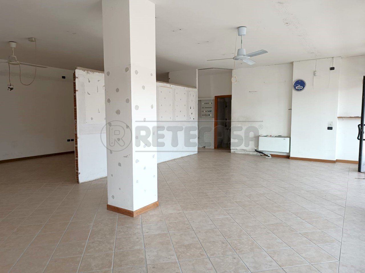 462fea7b-f6d3-418c-8f83-a08c5a52cd85.jpeg - Locale Commerciale Via Papa Giovanni XXIII, Barbarano Mossano - foto 2