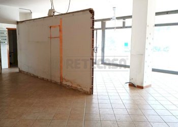 6af8639c-bb2a-4b9b-9656-1154e2485569.jpeg - Locale Commerciale Via Papa Giovanni XXIII, Barbarano Mossano - foto 6