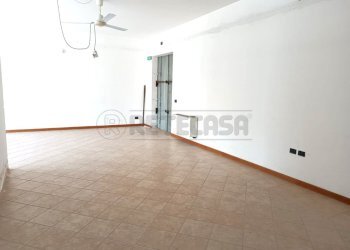 199ceb72-97e8-45ec-a90f-db3dac80298e.jpeg - Locale Commerciale Via Papa Giovanni XXIII, Barbarano Mossano - foto 7