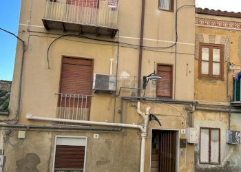 Immagine WhatsApp 2025-01-22 ore 12.56.31_82ae0cfd - Casa indipendente via calamita 10, Caltanissetta - foto 11