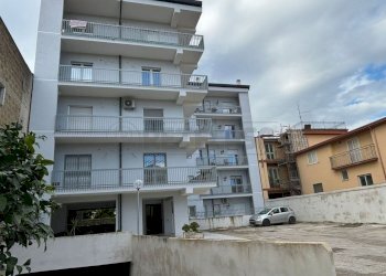 2.jpg - Quadrilocale San Nicola la Strada - foto 2