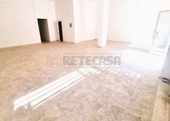 20250306_104452.jpg - Locale Commerciale Pescara - foto 1