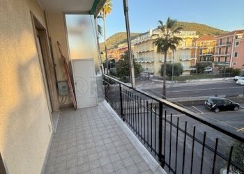 IMG_6825.jpg - Trilocale Via Cesare Battisti 42, Pietra Ligure - foto 13