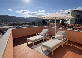 TERRAZZO 2.png - Appartamento Via Demaestri 43, Spotorno - foto 2