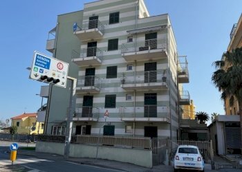 IMG_3604.jpg - Box Via Tito Minniti 3, Loano - foto 1