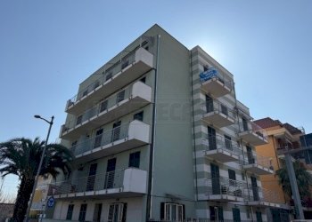 IMG_3605.jpg - Box Via Tito Minniti 3, Loano - foto 5