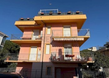 IMG_3266.jpg - Quadrilocale Via Pirelli 33, Pietra Ligure - foto 3