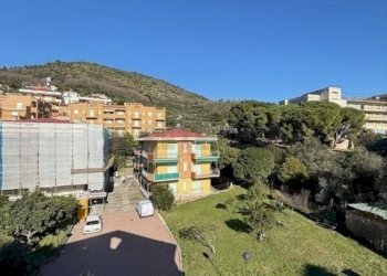 IMG_3245.jpg - Quadrilocale Via Pirelli 33, Pietra Ligure - foto 15