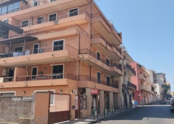 WhatsApp Image 2025-07-08 at 18.51.47 (1).jpeg - Commercial Premises Via Marco Polo 268, Messina - photo 1