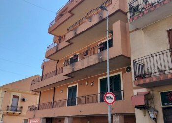 WhatsApp Image 2025-07-08 at 18.53.19 (1).jpeg - Commercial Premises Via Marco Polo 268, Messina - photo 4