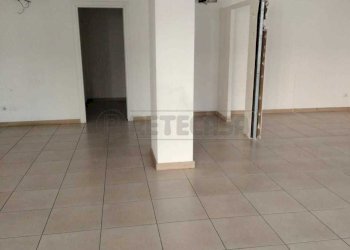 WhatsApp Image 2025-07-08 at 18.52.19 (1).jpeg - Commercial Premises Via Marco Polo 268, Messina - photo 6