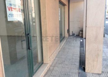 WhatsApp Image 2025-07-08 at 18.52.19.jpeg - Commercial Premises Via Marco Polo 268, Messina - photo 8