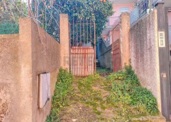 cancello giardino.jpg - Casale Via San Giovanni Bosco 15, Messina - foto 12