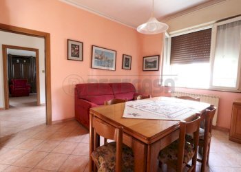 8_Sala pranzo.jpg - Villa Via Don Giovanni Minzoni 17, Bondeno - foto 8
