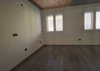 2_Zona giorno.jpg - Two-room apartment Via Giosuè Carducci, Bondeno - photo 2