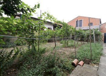 4_Esterno laterale-min.JPG - Villa Via XXV Aprile 23, Sermide e Felonica - foto 4