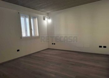 3_Zona giorno.jpg - Appartamento Via Giosuè Carducci, Bondeno - foto 3