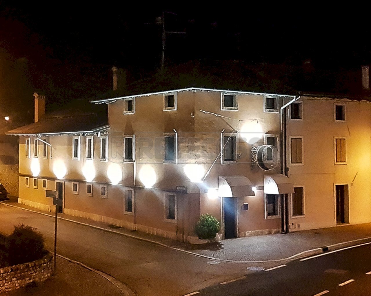 ESTERNI DI SERA - Locale Commerciale VIA UDINE  81, Mortegliano - foto 3