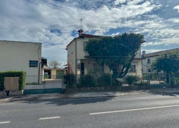 ESTERNI - Trilocale VIA PALMANOVA 17, Santa Maria La Longa - foto 1