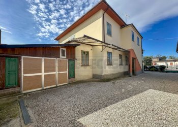 ESTERNI - Trilocale VIA PALMANOVA 17, Santa Maria La Longa - foto 4