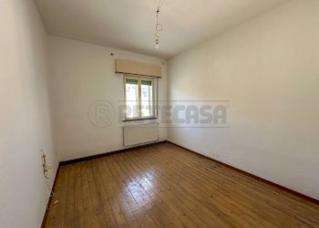 CAMERA1 - Trilocale VIA PALMANOVA 17, Santa Maria La Longa - foto 12