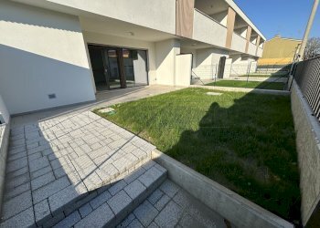 GIARDINO POSTERIORE - Villa a Schiera VIA XXV APRILE 18/D, Fiumicello Villa Vicentina - foto 10