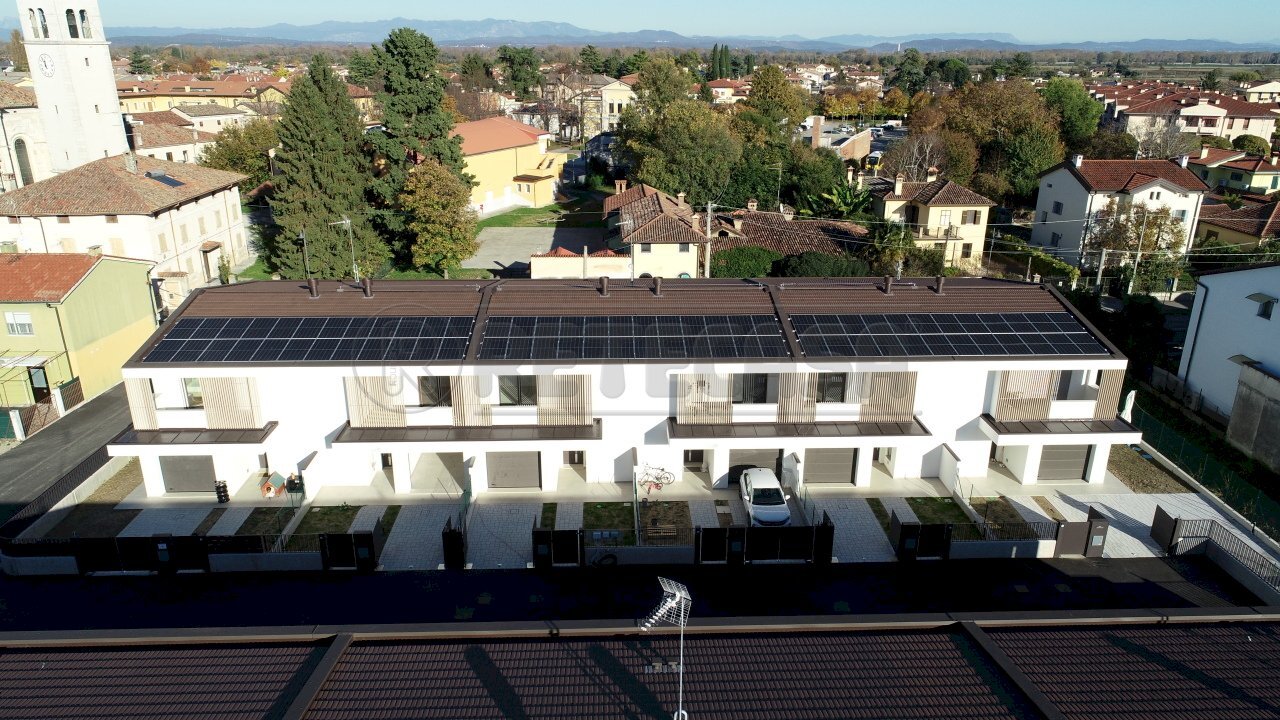 ESTERNI - Villa a Schiera VIA XXV APRILE 18/B, Fiumicello Villa Vicentina - foto 1