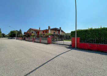 ESTERNI - Villa Via Coevorden 4, Palmanova - foto 6