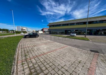 ESTERNI - Ufficio Via Cotonificio 47, Tavagnacco - foto 2