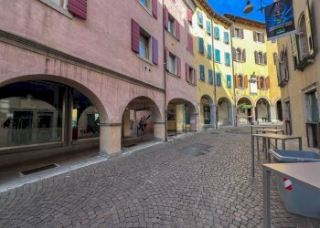 ESTERNI - Locale Commerciale VIA PAOLO SARPI 3, Udine - foto 1