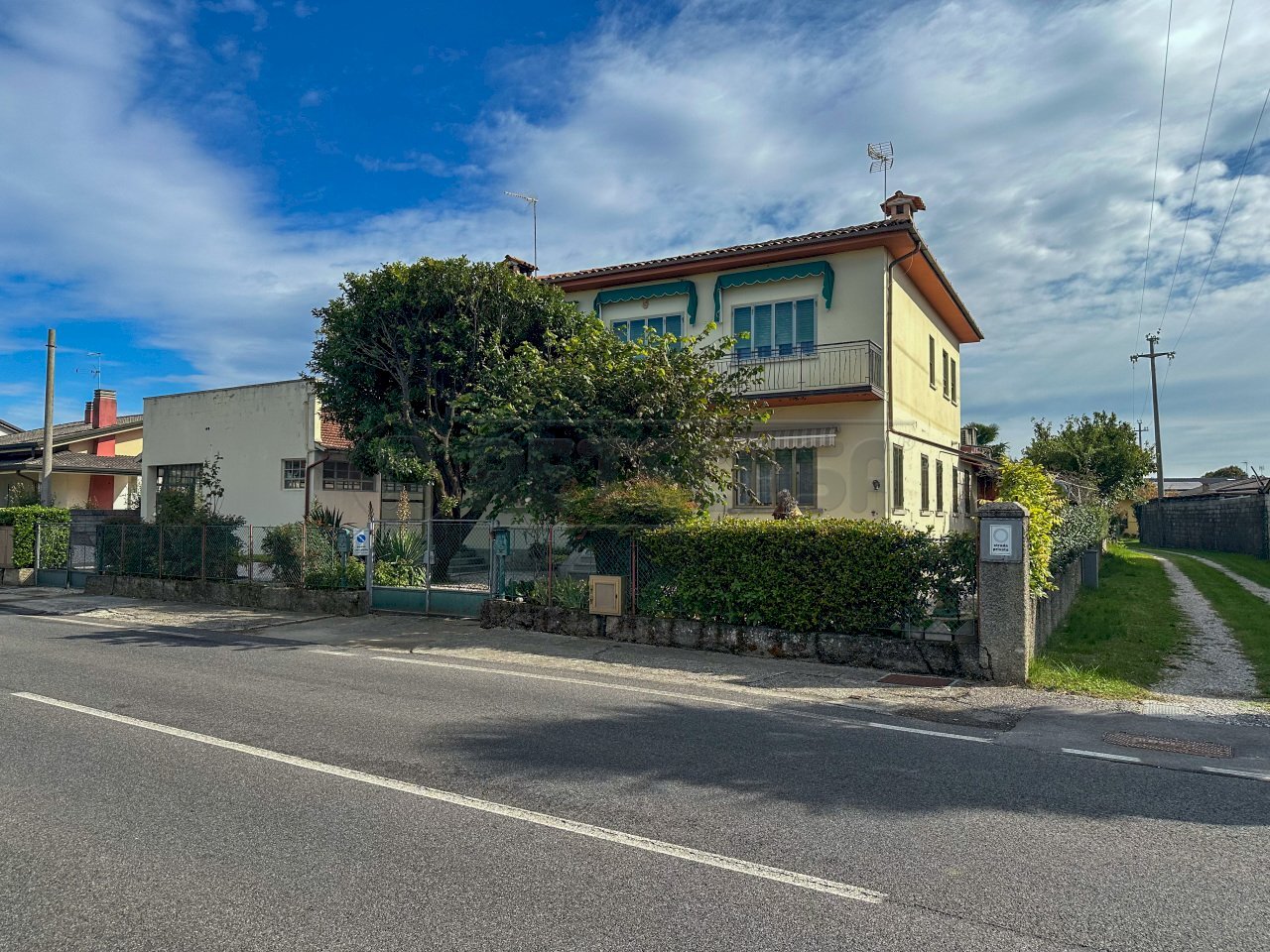 ESTERNI - Trilocale VIA PALMANOVA 19, Santa Maria La Longa - foto 2