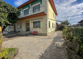 ESTERNI - Trilocale VIA PALMANOVA 19, Santa Maria La Longa - foto 1