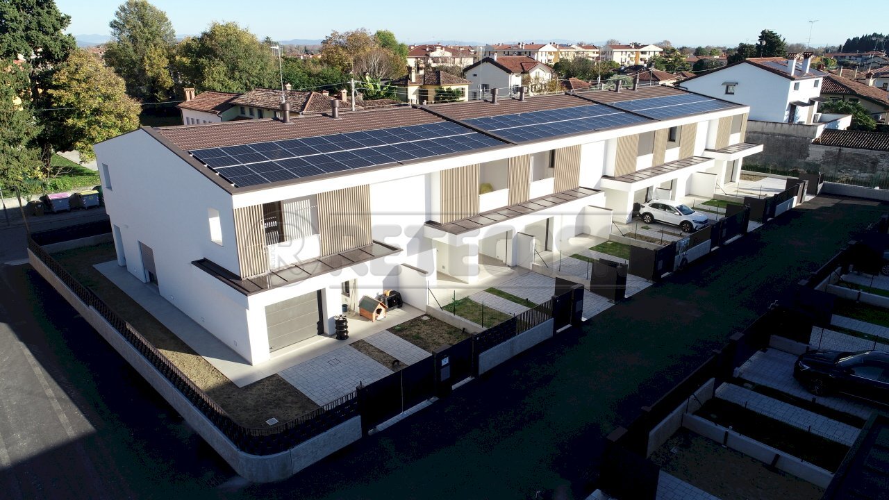 ESTERNI - Villa a Schiera VIA XXV APRILE 18/A, Fiumicello Villa Vicentina - foto 1