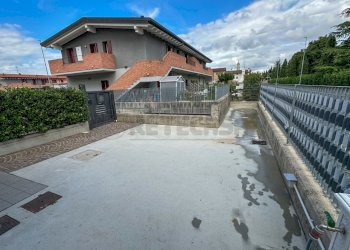 CORTE PRIVATA - Appartamento VIA 3 APRILE 1077 21, Chiopris-Viscone - foto 19