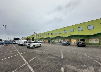 ESTERNI - Commercial Premises Via IV Genova 48, Pozzuolo del Friuli - photo 2