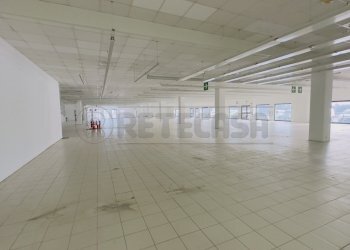 AREA VENDITA - Commercial Premises Via IV Genova 48, Pozzuolo del Friuli - photo 4