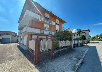 ESTERNI - Appartamento VIA ROMA 50, Bagnaria Arsa - foto 3