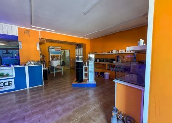 AREA VENDITA - Commercial Premises PIAZZA DELLA CHIESTA 20, Pozzuolo del Friuli - photo 4