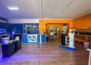 AREA VENDITA - Commercial Premises PIAZZA DELLA CHIESTA 20, Pozzuolo del Friuli - photo 5