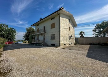 ESTERNI - Villa Via G. Marconi 10, Pavia di Udine - foto 5